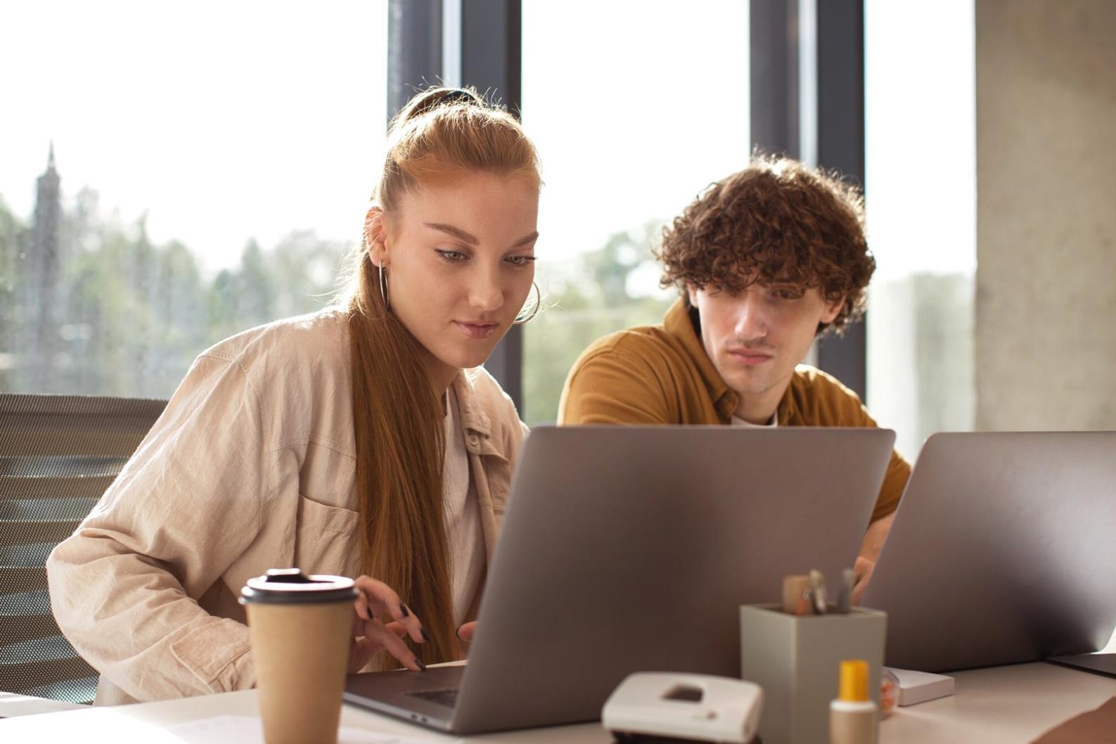 Proses analisis laporan keuangan dengan pendekatan sistematis